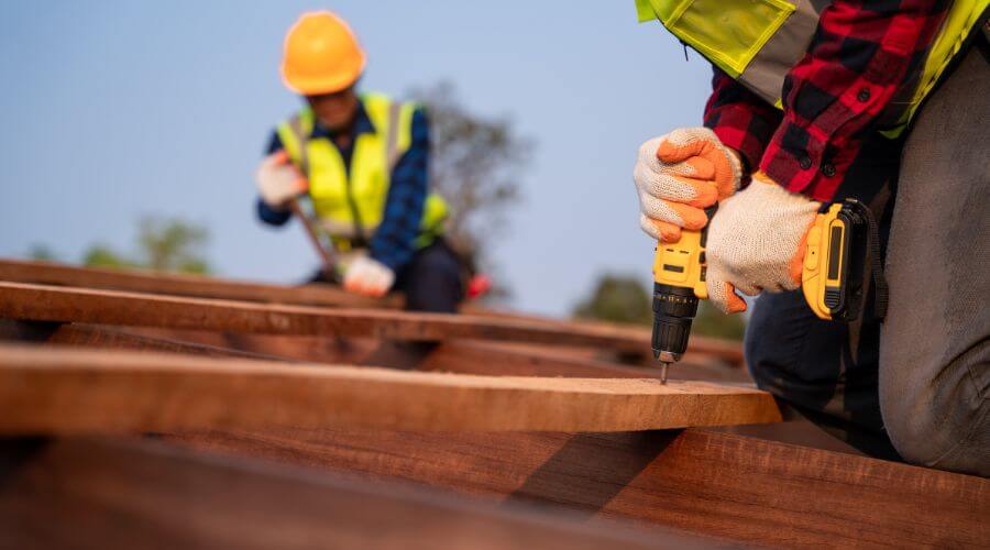 Expert Emergency Roof Repairs services in Gwynneville, IN